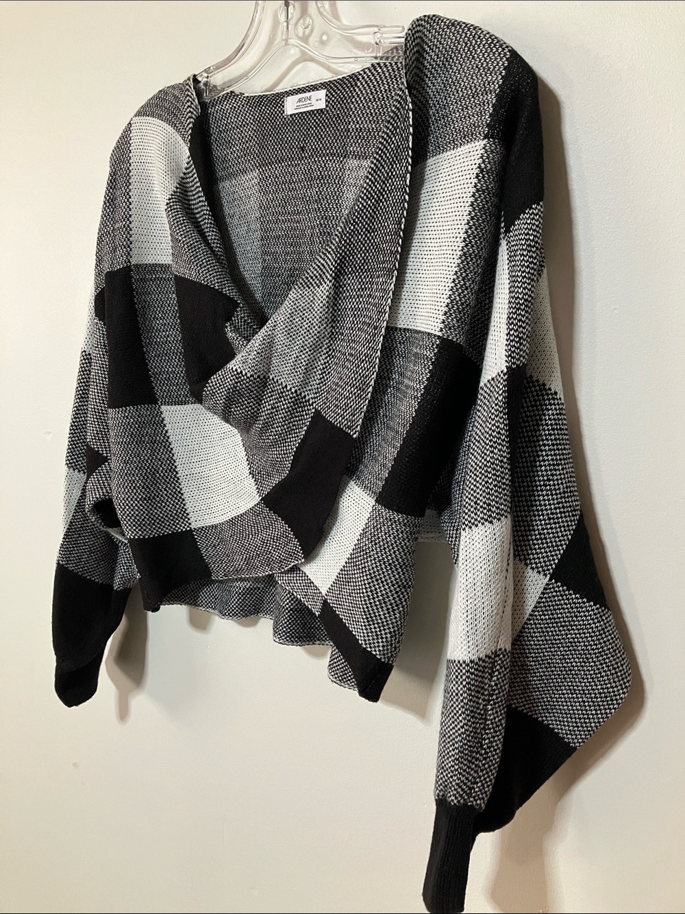 Ardene Buffalo Plaid Cross Wrap Cropped Cozy Sweater Balloon Sleeve Sz M